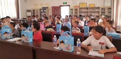 親子溝通從心開始 縣心理咨詢協(xié)會走進景潭村開展家庭教育專題講座